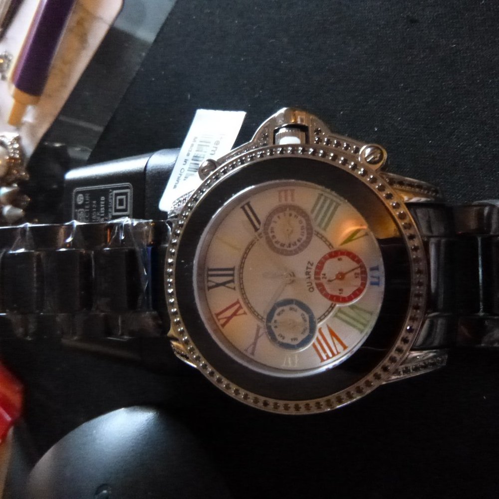 New Stylish Men's Watch with 3 Sub Dials
